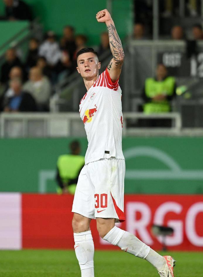 集结日莱比锡备战葡超，回应争议细节曝光，质疑声仍在，医务组通报恢复的简单介绍