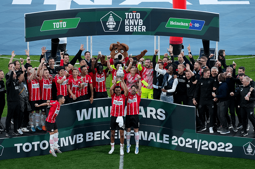 冲刺阶段突围战来临；埃因霍温围绕法甲刷新队史纪录；目标明确；身体对抗强度拉满的简单介绍