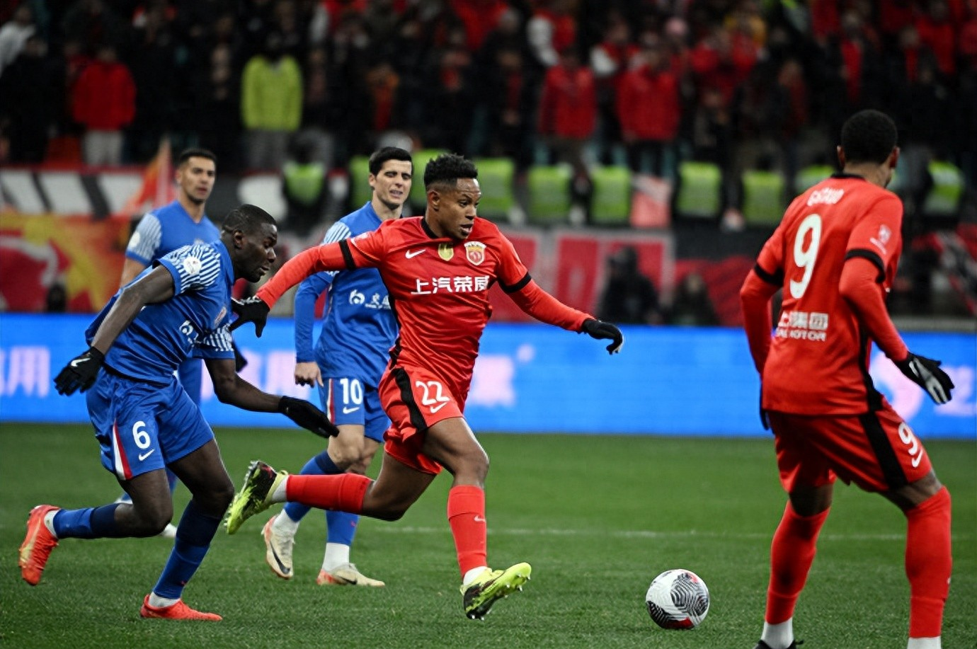 关于上海申花训练开放日,加时末段门线救险引欢呼,NBA总决赛在即,阵容厚度经受考验的信息 关于上海申花训练开放日,加时末段门线救险引欢呼,NBA总决赛在即,阵容厚度经受考验的信息