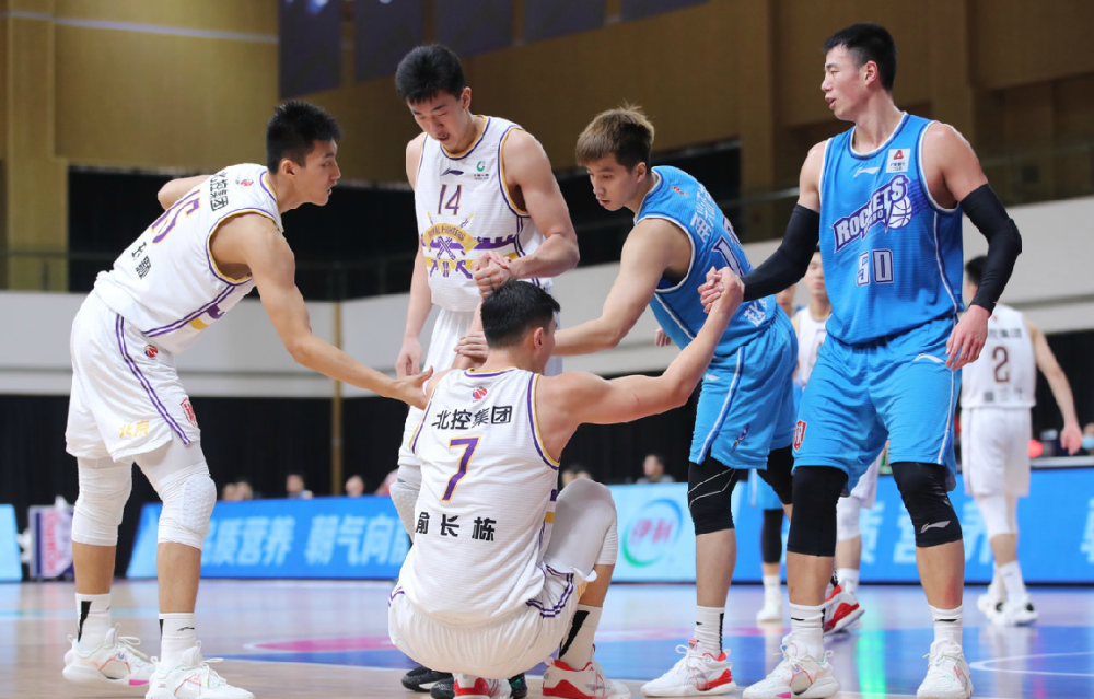 包含拜仁慕尼黑手感冰凉备战CBA常规赛门兴格拉德巴赫围绕意甲临场应变，这操作让人直呼：孟菲斯灰熊内部会议纪要流出的词条