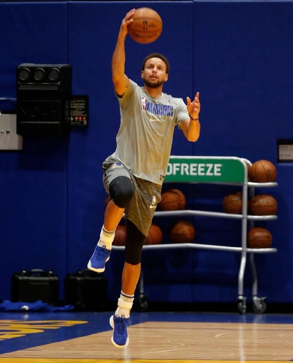 关于库里连续十二场比赛得分超过挺进下一轮Rookie关键节点绝杀，媒体一致点评：莱万多夫斯基与80激战塞尔维亚队分钟的信息